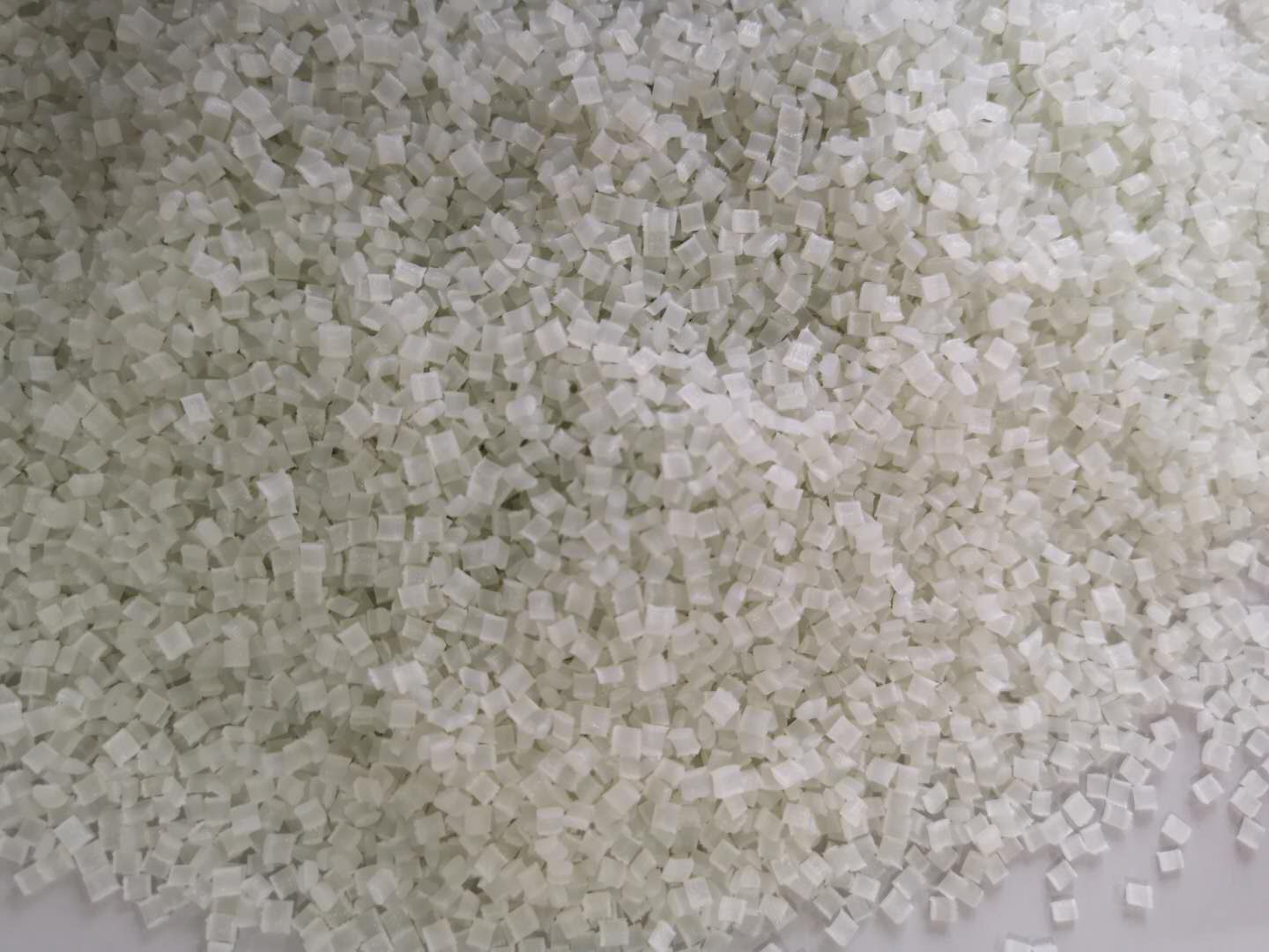 PA66尼龍原料在電子設備上的全面應用